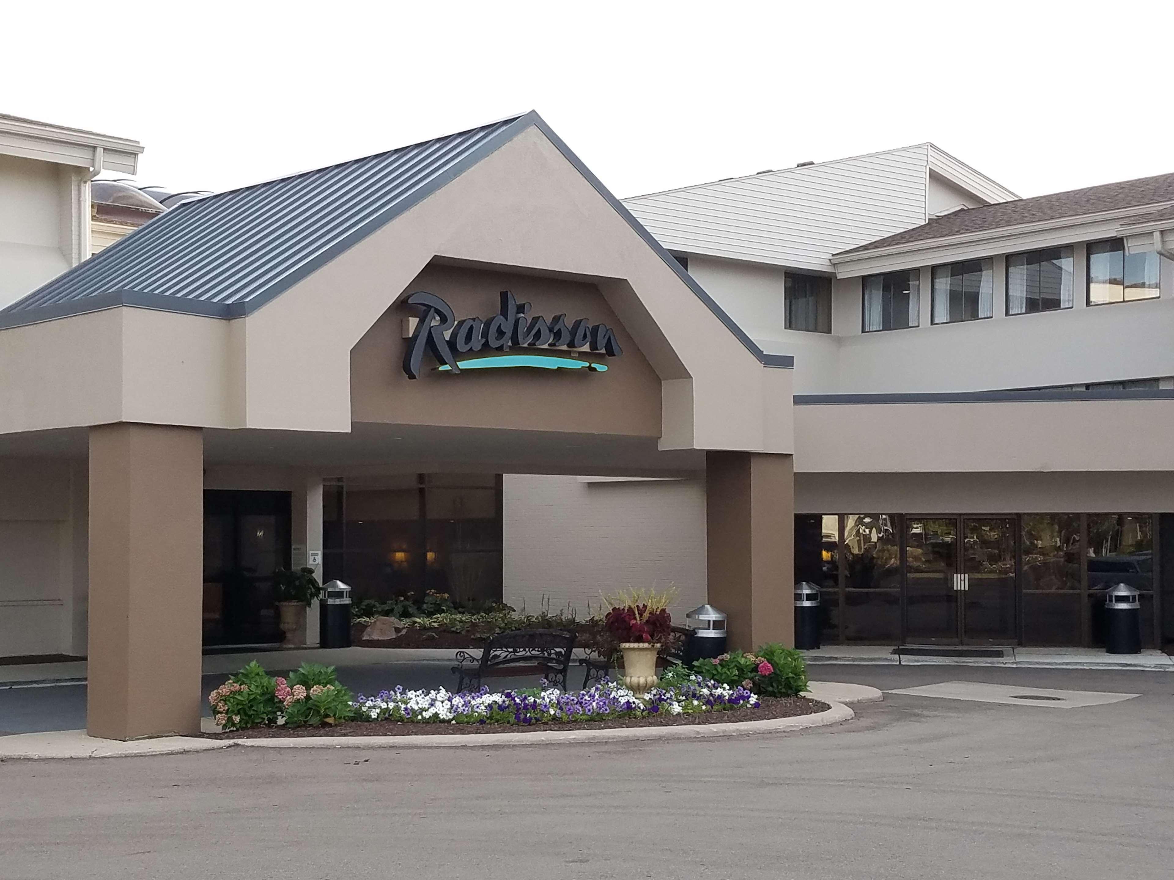 Radisson Hotel Detroit-Farmington Hills Exterior foto
