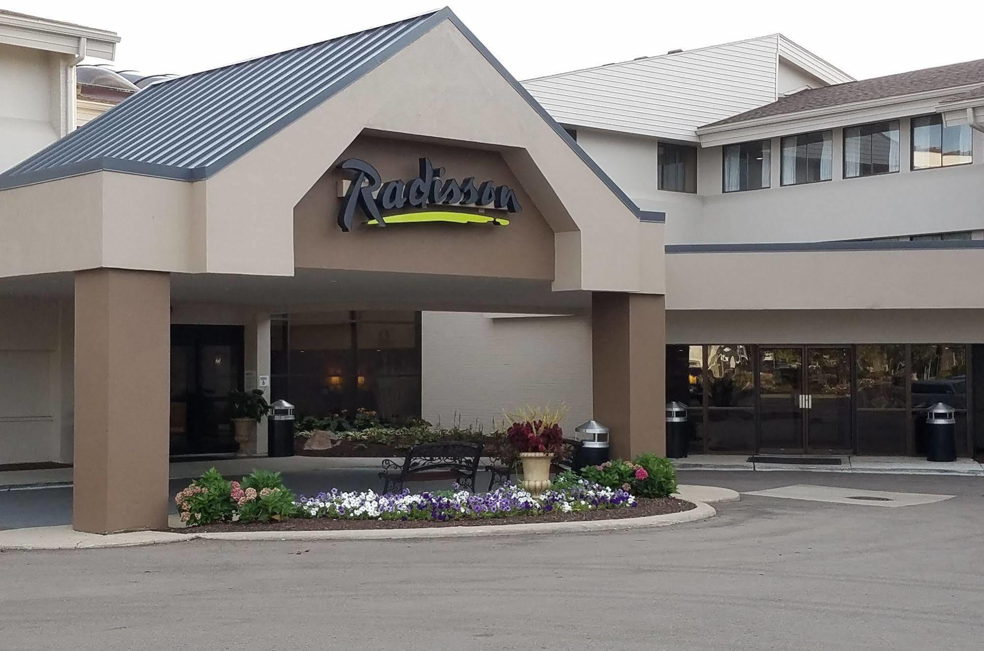 Radisson Hotel Detroit-Farmington Hills Exterior foto